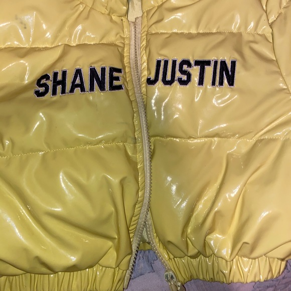 Two piece neon yellow latex set - Picture 2 of 2